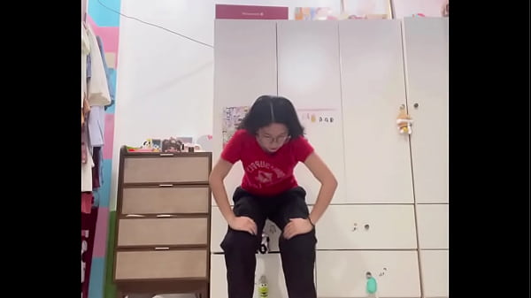 Sexy pinay dancing to Kpop